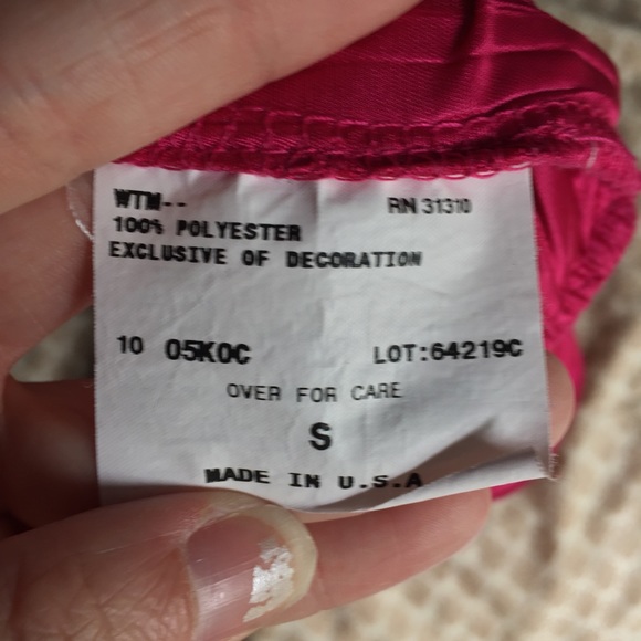 Hot pink tank - Picture 5 of 8